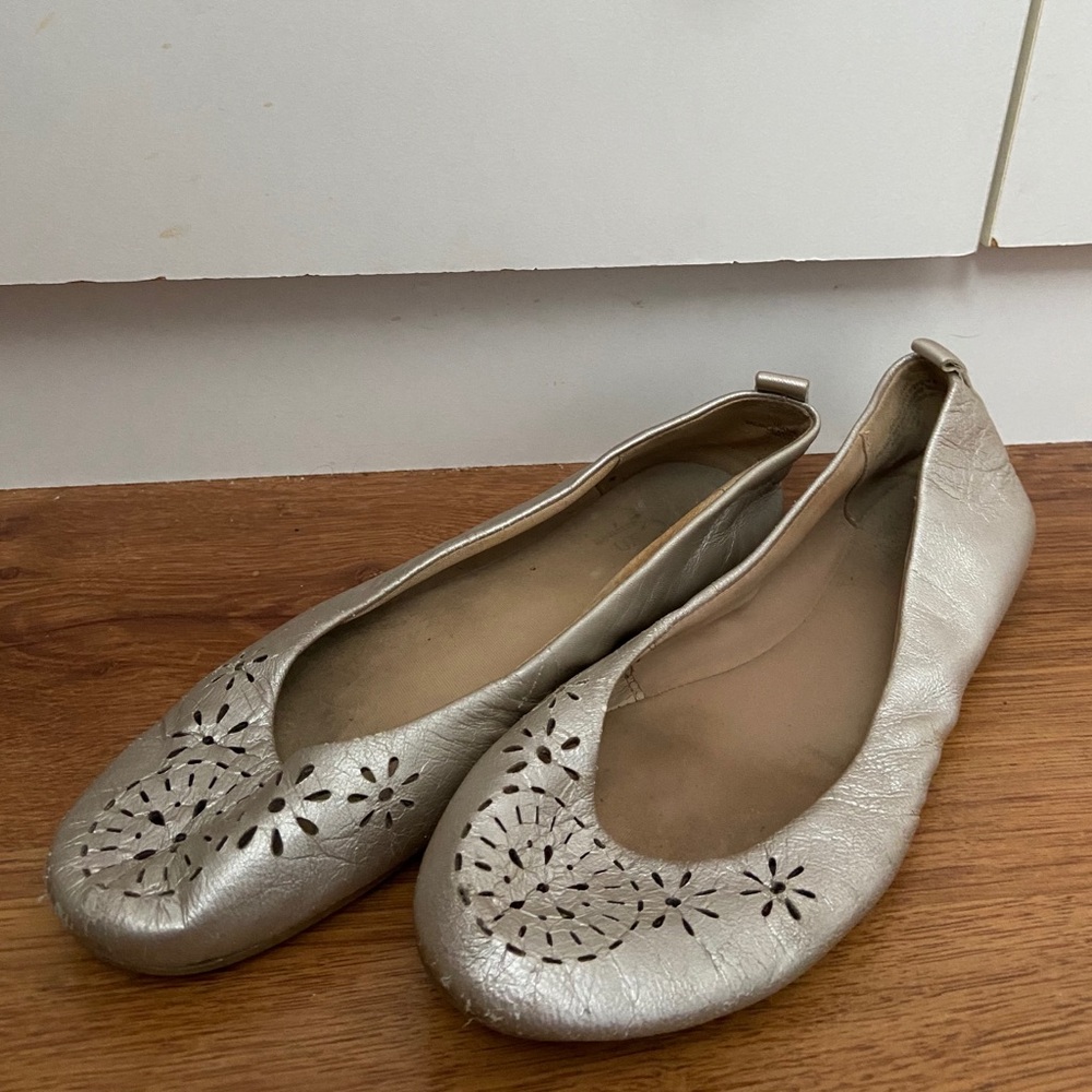 360 Easy Spirit flats